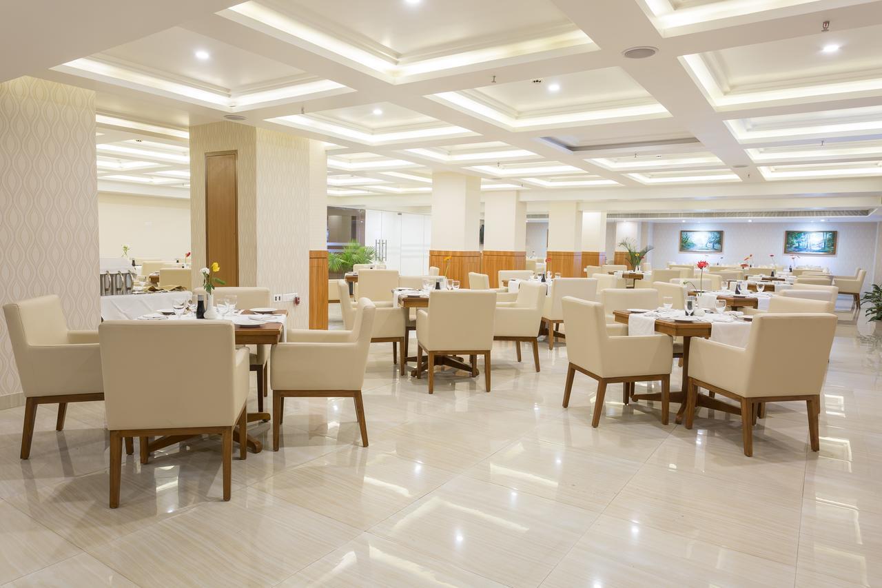 Classic Grande,A Member Of Radisson 임팔 외부 사진