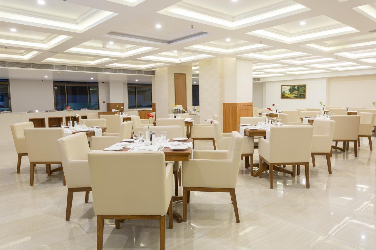 Classic Grande,A Member Of Radisson 임팔 외부 사진